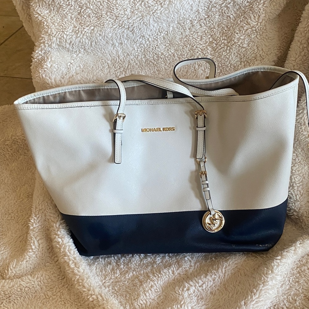 🌹 🌹 Michael Kors Black and White Tote Bag
